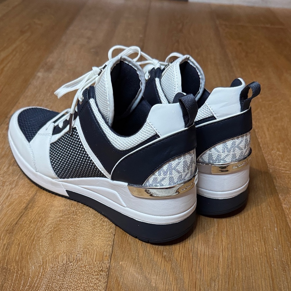 Michael Kors Navy and White Sneakers. Size 9.5 - Picture 3 of 5